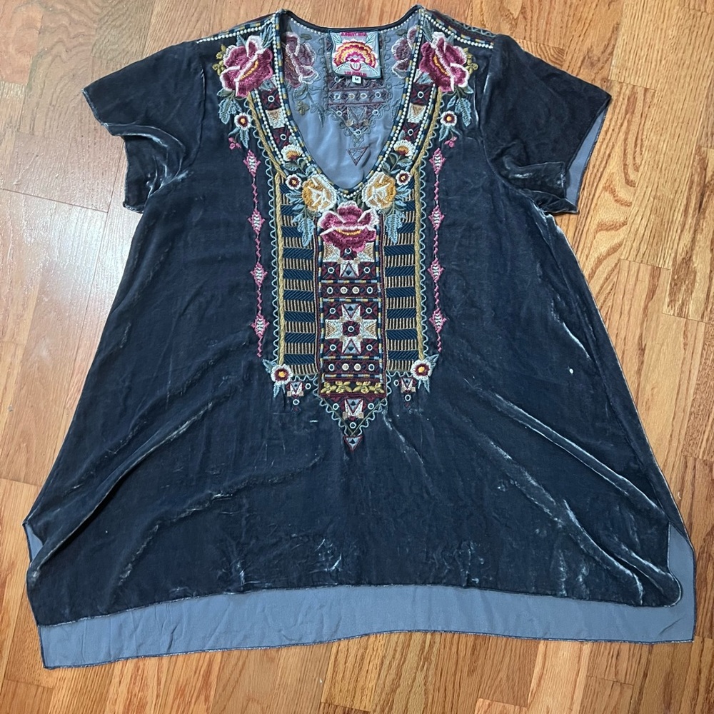 Johnny Was CHERELLE VELVET DRAPE TOP